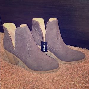 NWT! Express Gray Suede Western Boots, Size 9